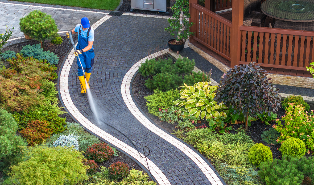 Window cleaning service in Lutz, FL